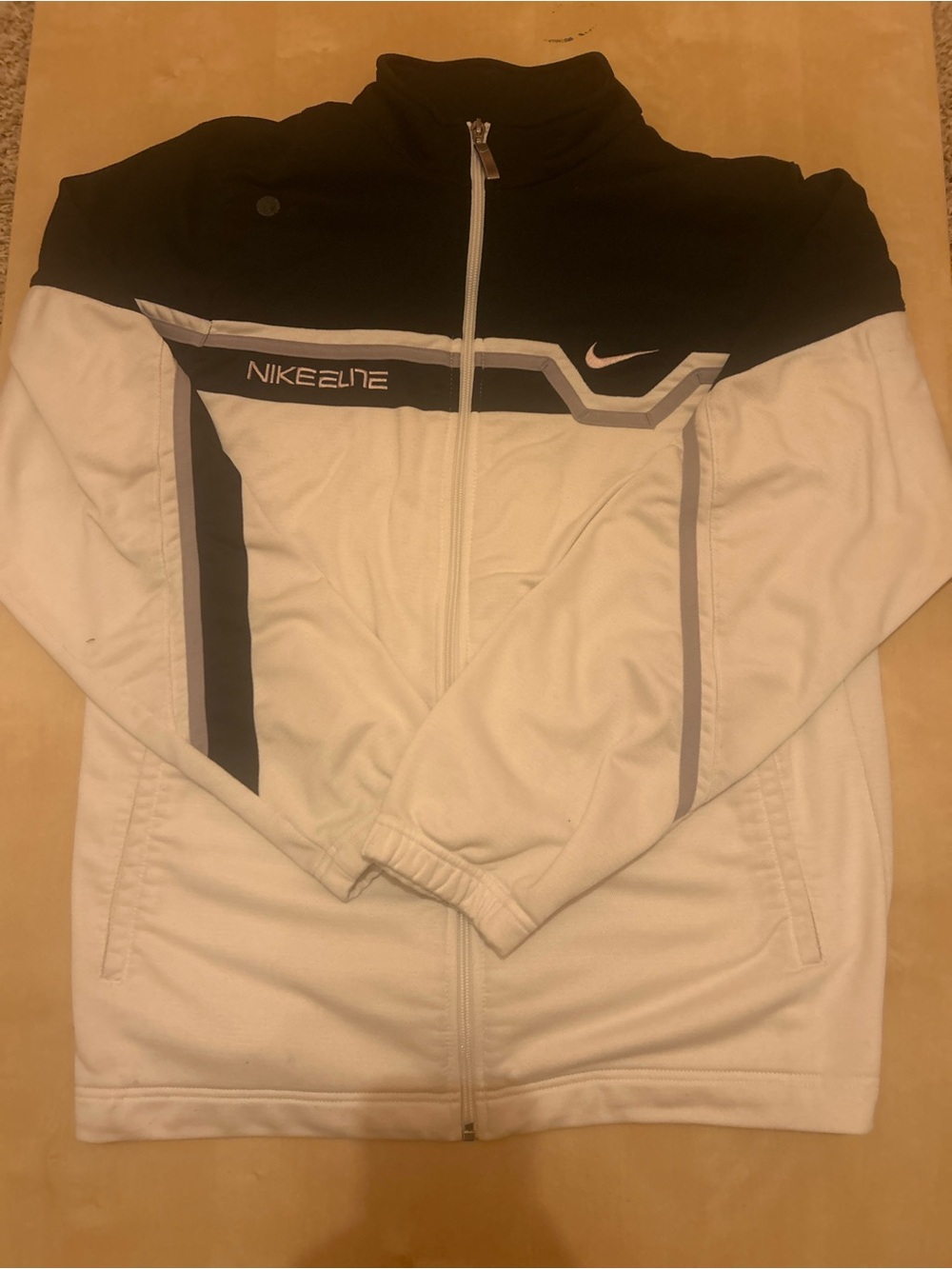 Nike Black and White Colorblock Men’s Full-Zip Windbreaker Jacket